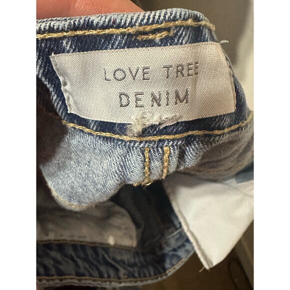 Love Tree Premium Denim Distressed Jean Shorts Womens Size L Booty Shorts Daisy - Picture 2 of 3